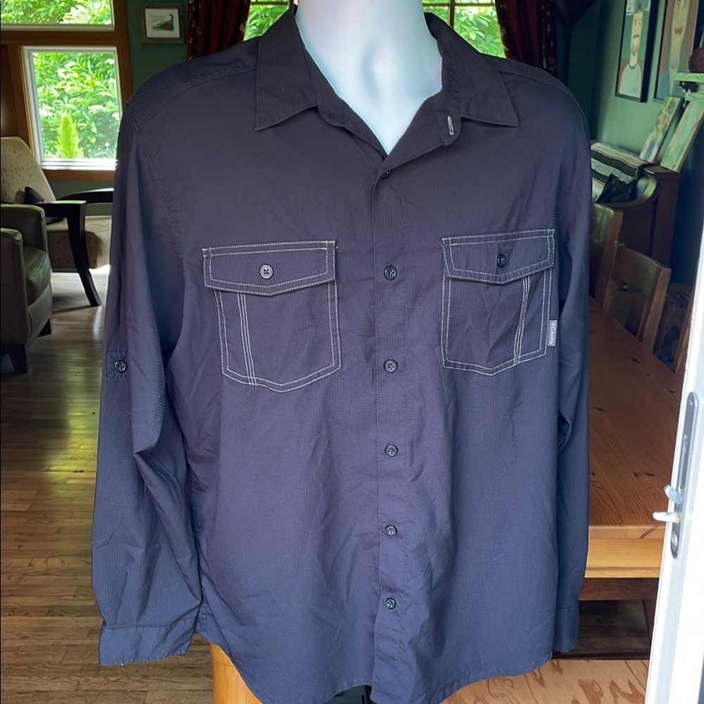 Columbia Omnishade Button Down Black Long Sleeve Sun Protection Shirt